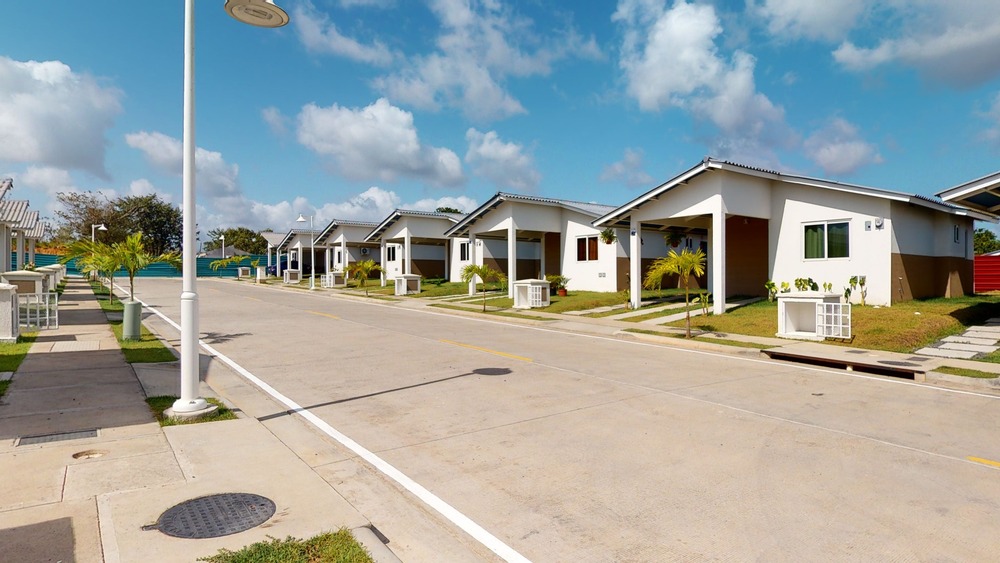 Proyecto inmobiliario moderno Playa Dorada 10