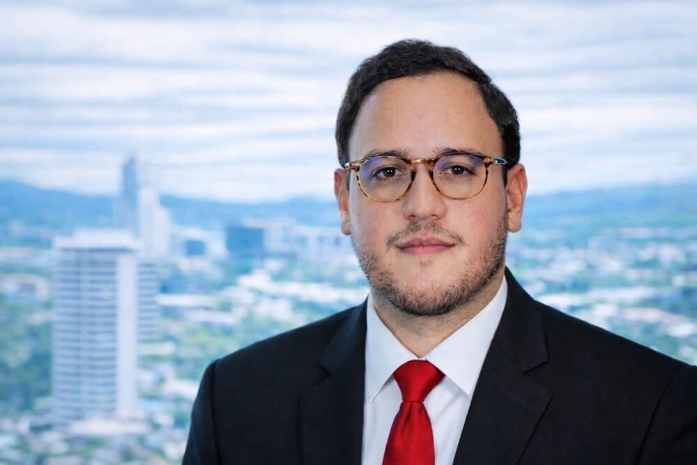 Raúl Valladares Pavón: comunicación, legado y gestión al frente del INJUPEMP