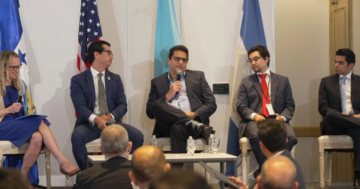 Grupo Ficohsa fortalece la agenda energética regional para atraer inversión y dinamizar el desarrollo Centroamericano