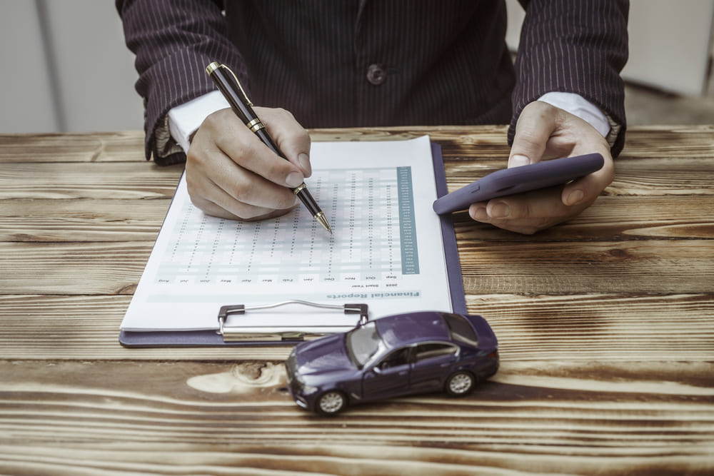 Cómo verificar si cuentas con asistencia vial en tu seguro de auto