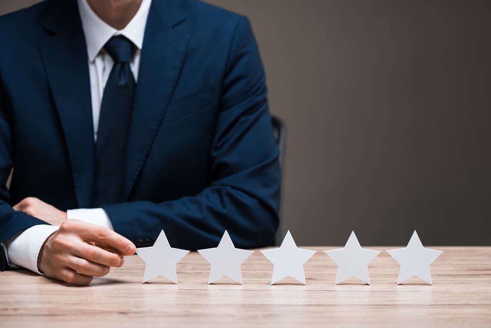 como las certificaciones empresariales garantizan la calidad y el cumplimiento normativo
