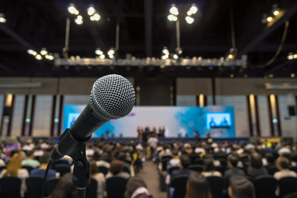 Claves para contratar conferencistas de geopolítica