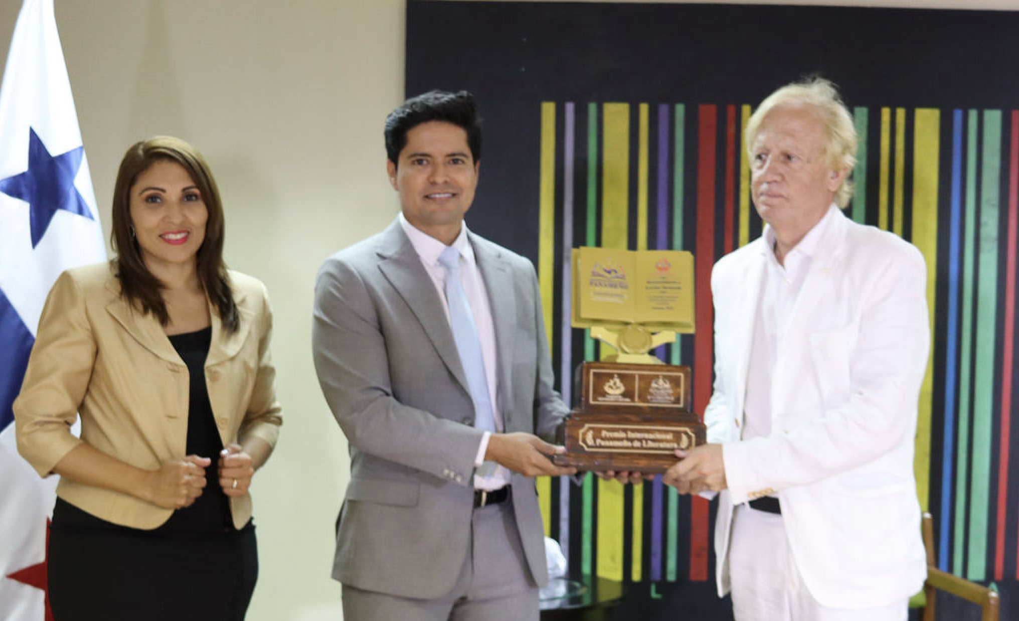 Panamá entrega el Premio Internacional Panameño de Literatura 2026 a Carlos Malo de Molina
