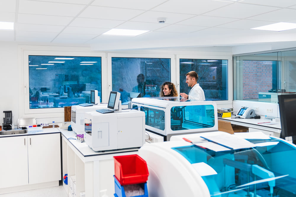 Análisis seguros en laboratorio clínico en Guatemala