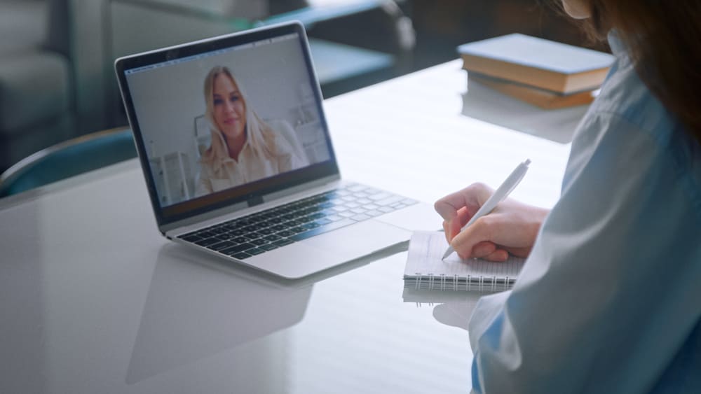 Aprende a reconocer señales de alerta y cuidar tu salud con Academia El Pilar