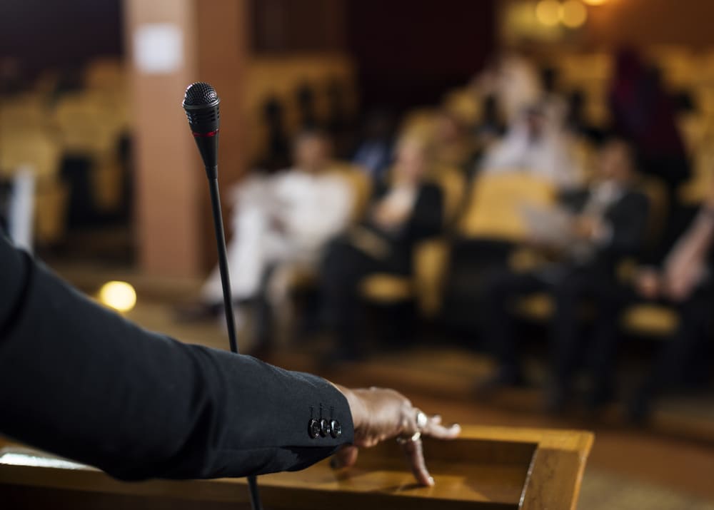 Conferencistas de automovilismo para eventos con enfoque en liderazgo bajo presión